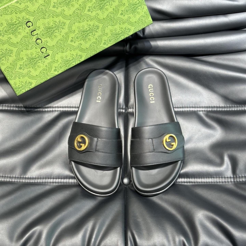 G*u*i slippers